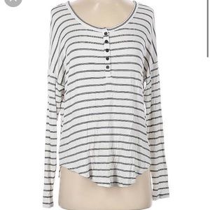 NWOT American Eagle Soft and Sexy Henley- Size Medium